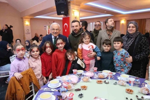 Başkan G&uuml;ler: "Lokmalarımızı paylaşıp, sevgiyi b&uuml;y&uuml;teceğiz"
