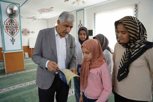 Başkan Halla&ccedil; &ccedil;ocukların Kur&rsquo;an heyecanına ortak oldu
