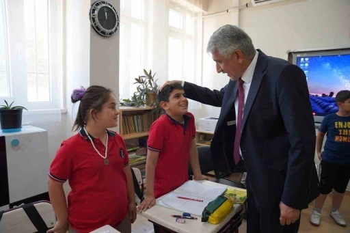 Başkan Halla&ccedil;&rsquo;tan &ouml;zel &ouml;ğrencilere anlamlı ziyaret

