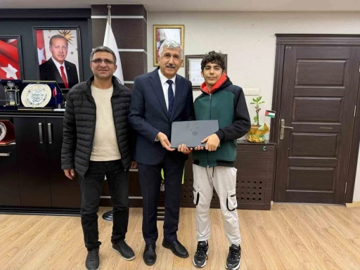 Başkan Halla&ccedil;&rsquo;tan &ouml;zel &ouml;ğrenciye anlamlı destek
