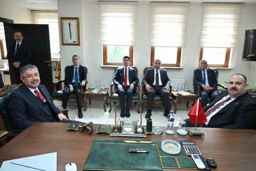 Başkan Harmancı, Vali Yılmaz&rsquo;a belediye &ccedil;alışmaları hakkında bilgi verdi
