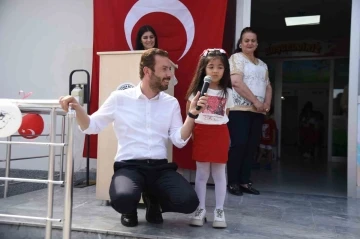 Başkan Kadir Aydar, 23 Nisan’ı çocuklarla beraber geçirdi
