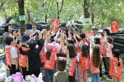 Başkan Kahveci, TEMA Vakfı Uygulama Bah&ccedil;esi&rsquo;nde &ouml;ğrencilerle buluştu
