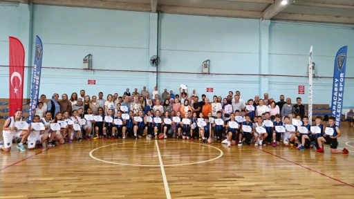 Başkan Karabatı’dan minik sporculara moral ziyareti
