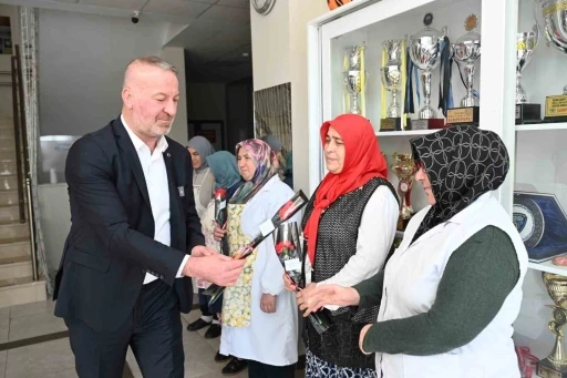 Başkan Karabatı: &quot;Kadınlarımızın gücüyle daha güzel bir gelecek inşa edeceğiz&quot;
