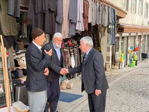 Başkan Karamehmetoğlu esnaf ve halkla bir araya geldi
