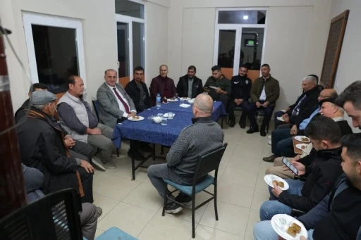 Başkan Kaya, kahvehanede vatandaşlarla buluştu
