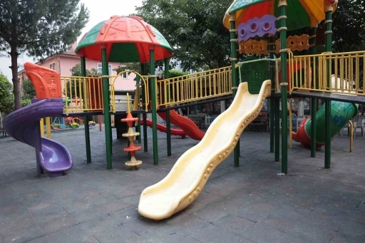 Başkan Kaya: "&Ccedil;ocuklarımız i&ccedil;in parklarımızı yeniliyoruz"
