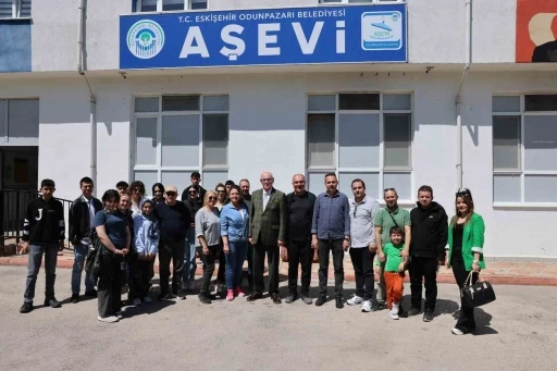 Başkan Kazım Kurt’tan aşevi ziyareti: &quot;Zor zamanlarda dayanışma en büyük gücümüz&quot;
