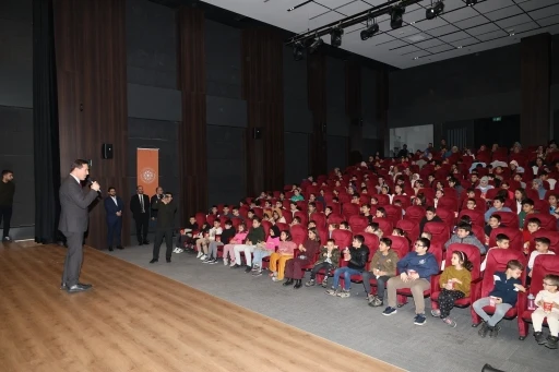 Başkan Kılca &ouml;ğrencilerin mutluluğuna ortak oldu
