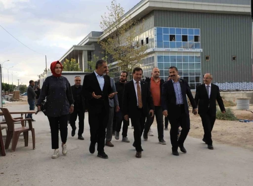 Başkan Kılca, Yaman’a Karatay’daki yatırımları anlattı
