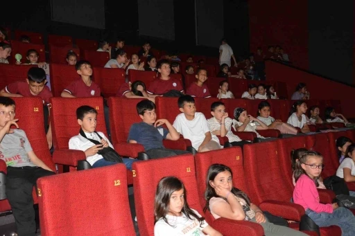 Başkan Kumral, Babadağlı &ccedil;ocukları sinemayla buluşturdu
