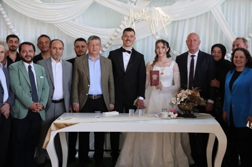 Başkan Kumral kızını yuvadan u&ccedil;urdu
