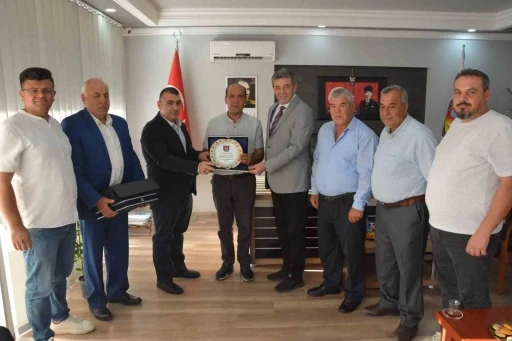 Başkan Künkcü’den, Didim’de yılın ahisine plaket
