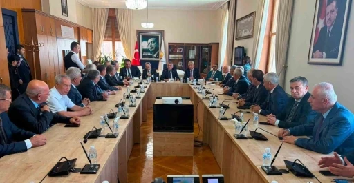 Başkan K&uuml;nkc&uuml; esnafın taleplerini Meclis&rsquo;e taşıdı
