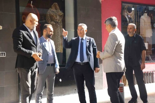 Başkan Kurnaz: &quot;Gazi Caddesi daha modern ve daha aydınlık bir görünüme kavuşacak&quot;
