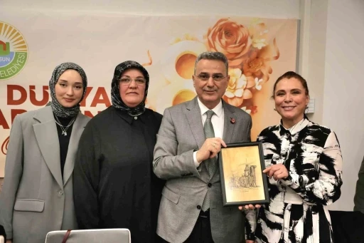 Başkan Kurnaz: &quot;Kadınlarımız güçlü yarınlarımızın mimarıdır&quot;
