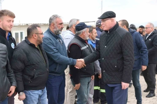 Başkan Kurt, belediye personeliyle bayramlaştı
