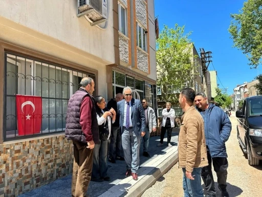 Başkan Mirza, Çınarlı Mahallesi’ndeki yol ve kaldırım çalışmalarını inceledi
