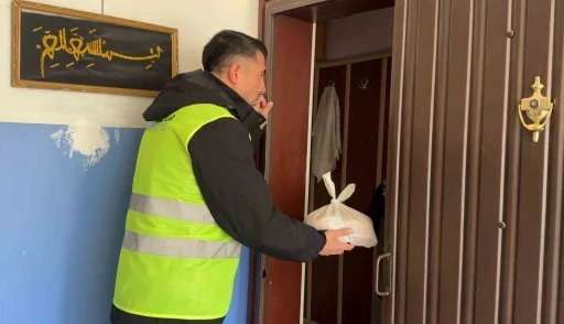 Başkan &Ouml;zdoğan&rsquo;dan Hacılar&rsquo;da Ramazan dayanışması
