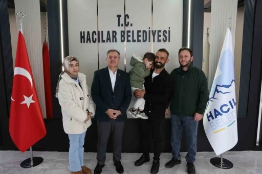 Başkan &Ouml;zdoğan&rsquo;dan minik Yakup Eymen i&ccedil;in destek &ccedil;ağrısı
