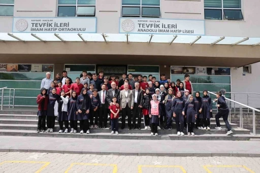 Başkan &Ouml;zdoğan, gen&ccedil;lerle Kariyer G&uuml;nleri&rsquo;nde buluştu
