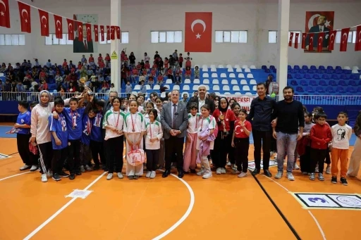 Başkan &Ouml;zdoğan: Hacılar&rsquo;da gen&ccedil;lik var, spor var, festival var"
