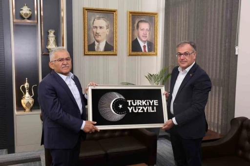 Başkan Özdoğan: &quot;İlçemizi yarına hep birlikte taşıyoruz&quot;
