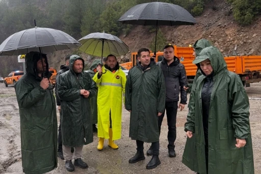 Başkan &Ouml;zen&rsquo;den heyelan uyarısı: "Zorunlu olmadık&ccedil;a yola &ccedil;ıkmayın"
