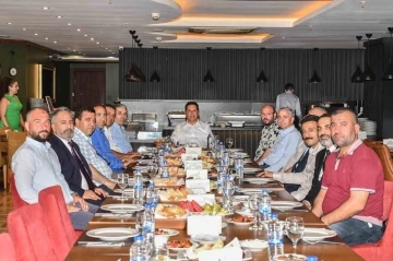 Başkan Özer, siyasi partiler ve hemşehri dernekleriyle bayramlaştı
