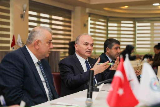 Başkan &Ouml;zl&uuml; sanayicileri dinledi
