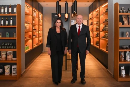 Başkan &Ouml;zl&uuml; Sarıeroğlu&rsquo;nu ağırladı
