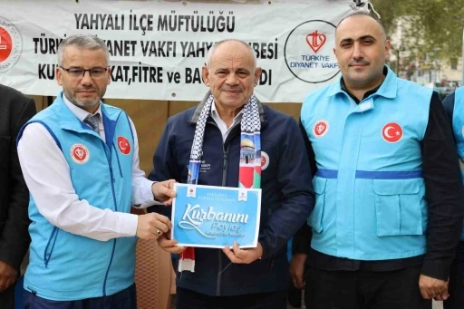 Başkan &Ouml;zt&uuml;rk&rsquo;ten T&uuml;rkiye Diyanet Vakfı&rsquo;na vekaletle kurban bağışı
