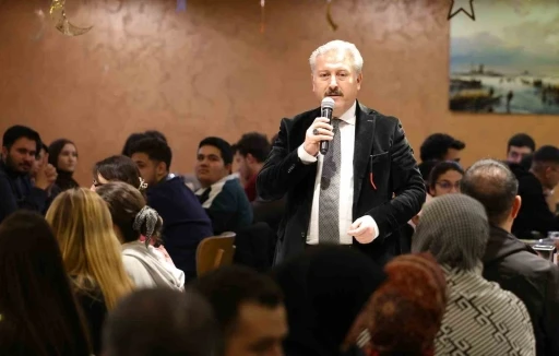 Başkan Palancıoğlu, gen&ccedil;lerle iftar sofrasında buluştu
