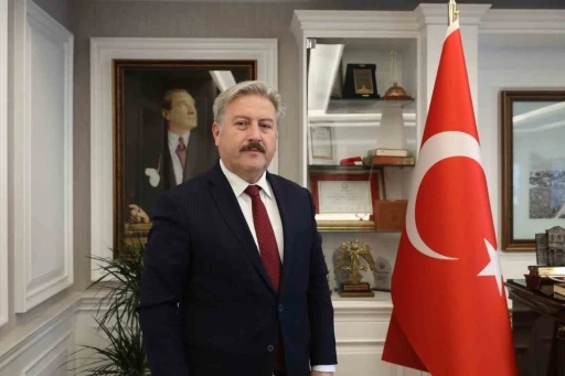 Başkan Palancıoğlu: "Bu anlamlı gece insanoğlu i&ccedil;in manevi bir fırsattır"
