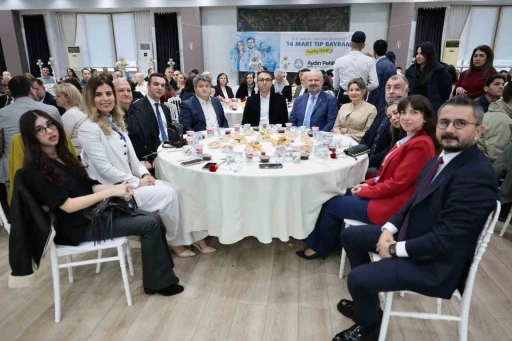 Başkan Pehlivan&rsquo;dan &ouml;ğretmen ve sağlık &ccedil;alışanlarına vefa
