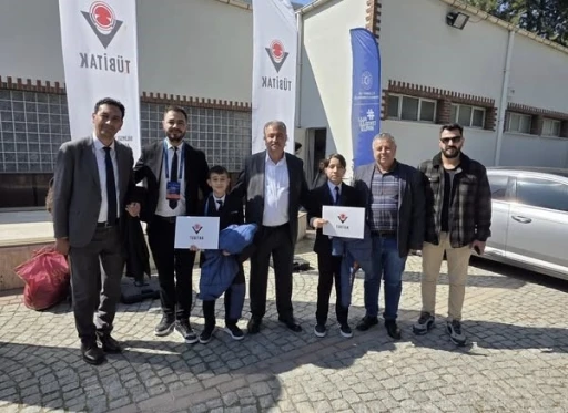 Başkan Pütün, Beyağaç’ın gururu olan öğrencileri yalnız bırakmadı
