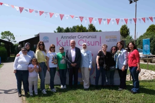 Başkan Şadi &Ouml;zdemir Anneler G&uuml;n&uuml;&rsquo;n&uuml; Bizim Ev katılımcılarıyla kutladı
