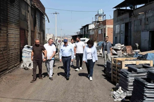 Başkan Şadi &Ouml;zdemir mahallelerdeki sorunları yerinde inceledi
