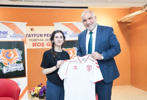 Başkan Sandıkçı öğrencilerle buluştu: &quot;Eğitim önceliğimiz&quot;
