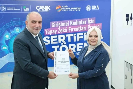 Başkan Sandık&ccedil;ı: "Hanım kardeşlerimiz, teknolojilerin getirdiği fırsatlarla kariyer planlamalarını oluşturuyor"
