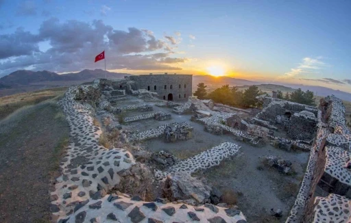 Başkan Sekmen: &quot;Erzurum’da doğu cephesi tarihi alan başkanlığı kurulacak&quot;

