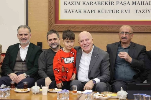 Başkan Sekmen ve U&ccedil;ar vatandaşla buluştu
