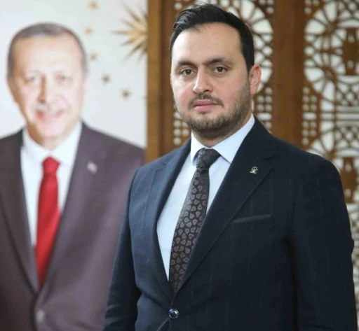 Başkan Selmanoğlu: "Gen&ccedil;lerin &ouml;n&uuml;n&uuml; a&ccedil;an siyasi hareketiz"
