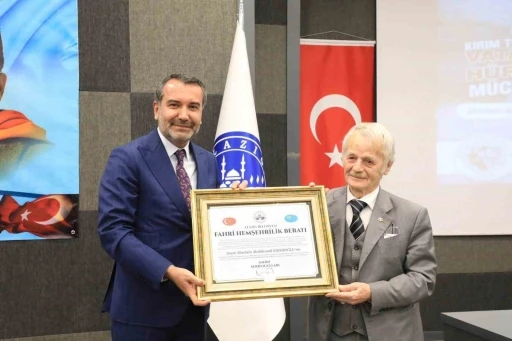 Başkan Şerifoğulları, Kırımoğlu’na &quot;fahri hemşehrilik beratı&quot; takdim etti
