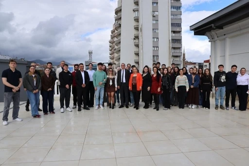 Başkan Şimşek, YKS&rsquo;ye hazırlanan gen&ccedil;lerle kahvaltıda buluştu
