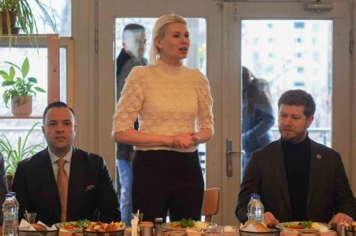 Başkan Subaşı kentte &ccedil;&ouml;p konteynırların eski olmasından dert yandı
