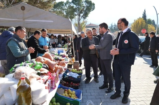 Başkan Tatık Gazze için düzenlenen hayır çarşısını gezdi
