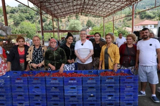 Başkan Tetik, Aşağı Yakacık&rsquo;ta vatandaşlarla buluştu

