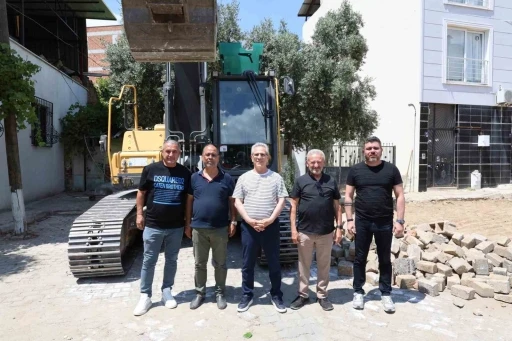 Başkan Tetik : "2026 yılında 40 futbol sahası b&uuml;y&uuml;kl&uuml;ğ&uuml;nde yolu yenileyeceğiz"
